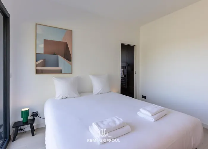 L'elegance 115 M 4 2 Guests Design & Nature *