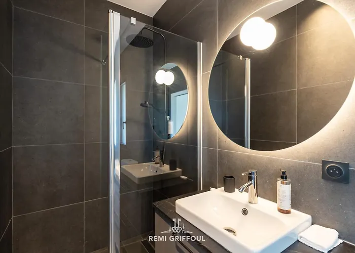 L'elegance 115 M 4 2 Guests Design & Nature *